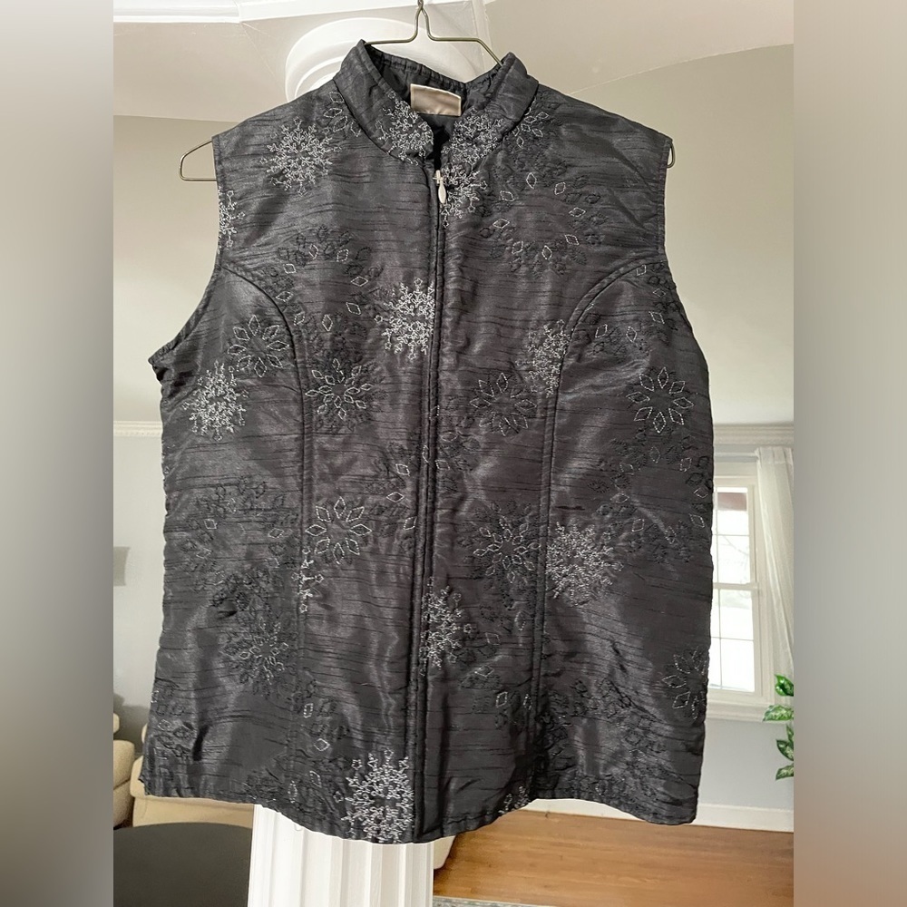 Boxter& wells women’s large black embroidered in silver Vest